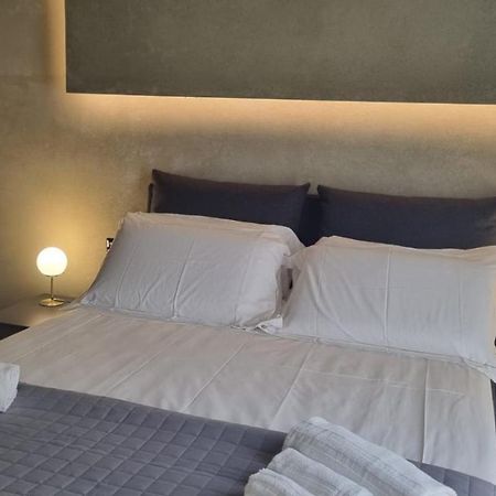 Appartamento Dimora Dei Viaggiatori Aeroporto di Catania Fontana Rossa Esterno foto