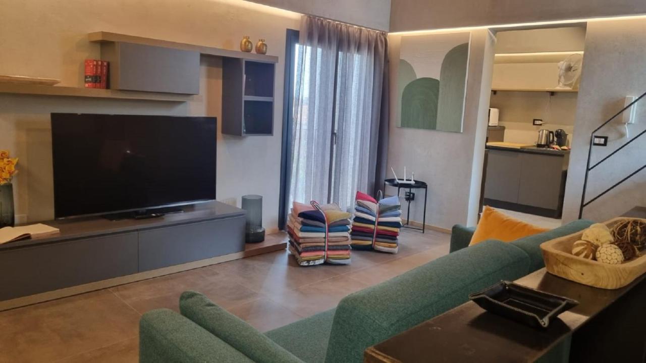 Appartamento Dimora Dei Viaggiatori Aeroporto di Catania Fontana Rossa Esterno foto